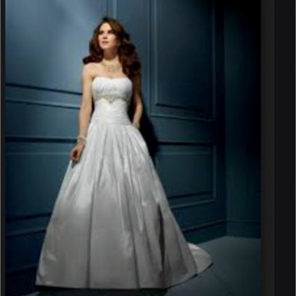 Alfred Angelo Sapphire Collection Ivory Silver Jewel Ballgown Wedding Dress 14 - Picture 3 of 12